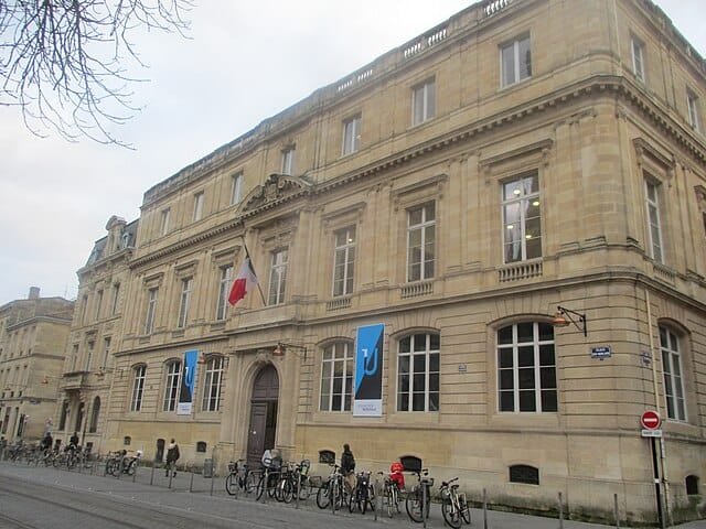 faculté assurance étudiant à l'étranger